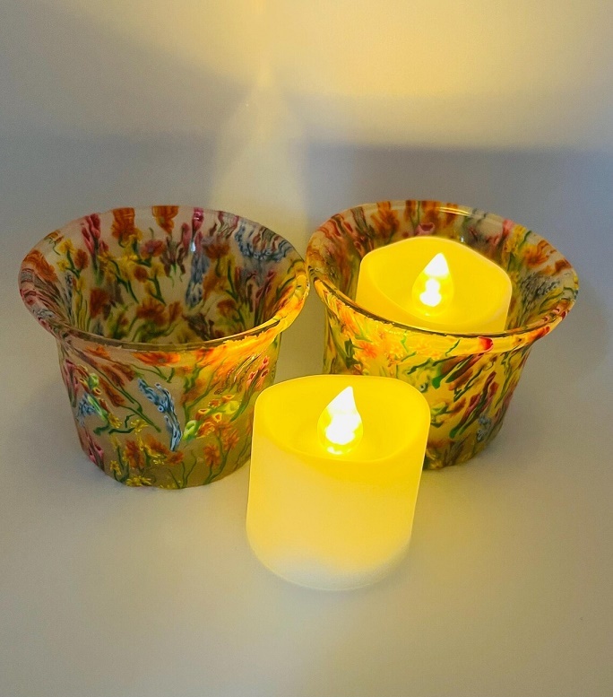 Tealight holder